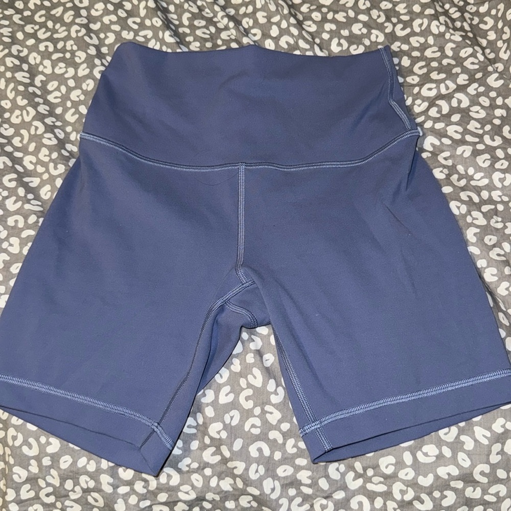 Lululemon align high rise biker shorts size 6 4 inch. In perfect condition!